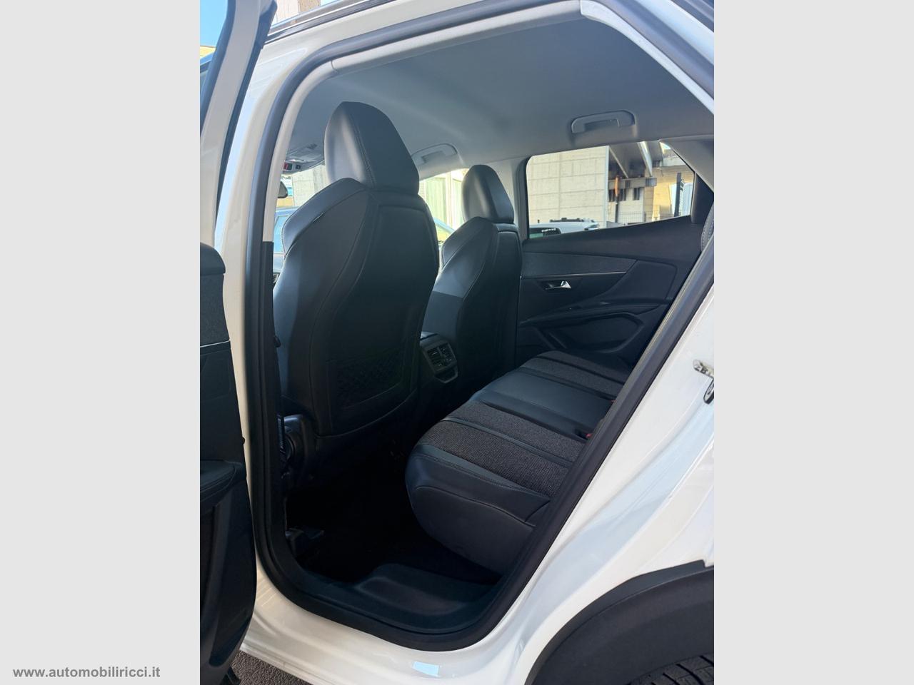PEUGEOT 3008 PureTech Turbo 130 S&S EAT8 Allure