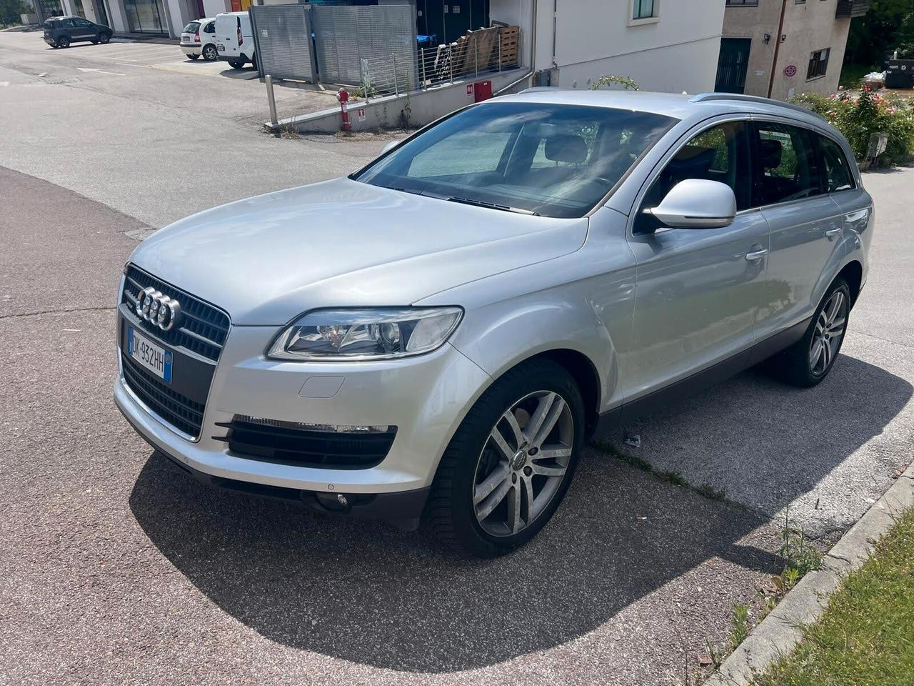 Audi Q7 3.0 V6 TDI 233CV quattro tiptronic
