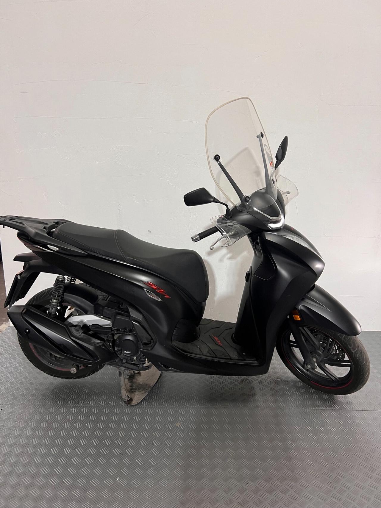 Honda SH 350 SPORT