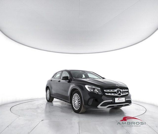 MERCEDES-BENZ GLA 180 180 d Sport