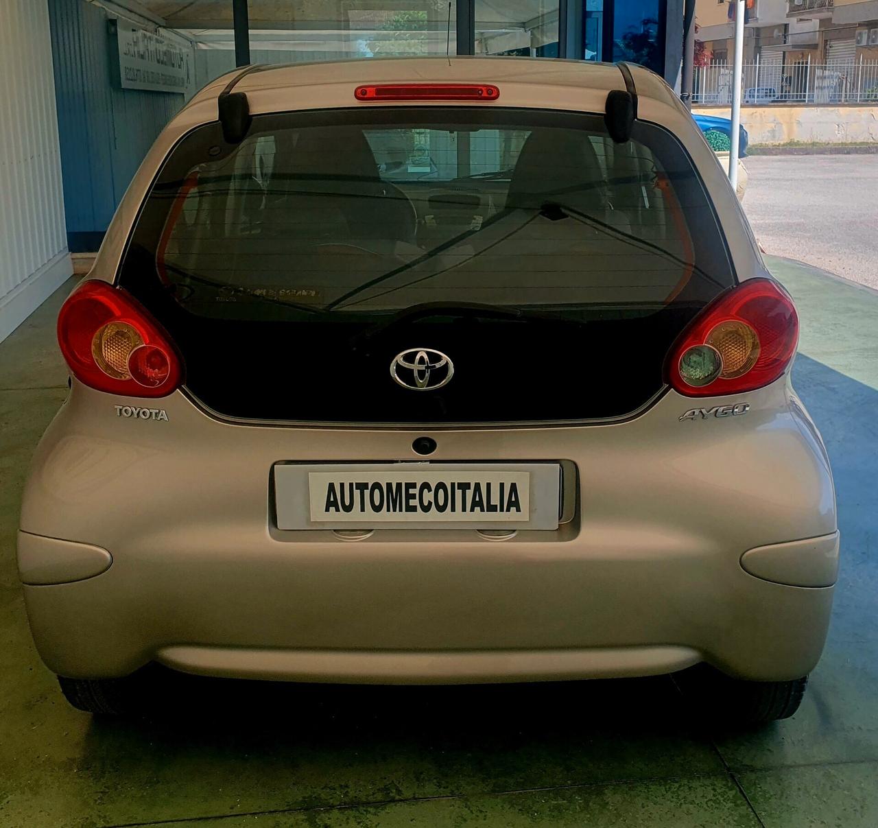 Toyota Aygo 1.0 12V VVT-i 5 porte Sol