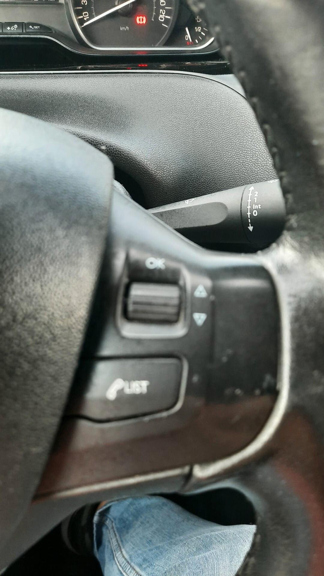 Peugeot 208 BlueHDi 75 5 porte Allure