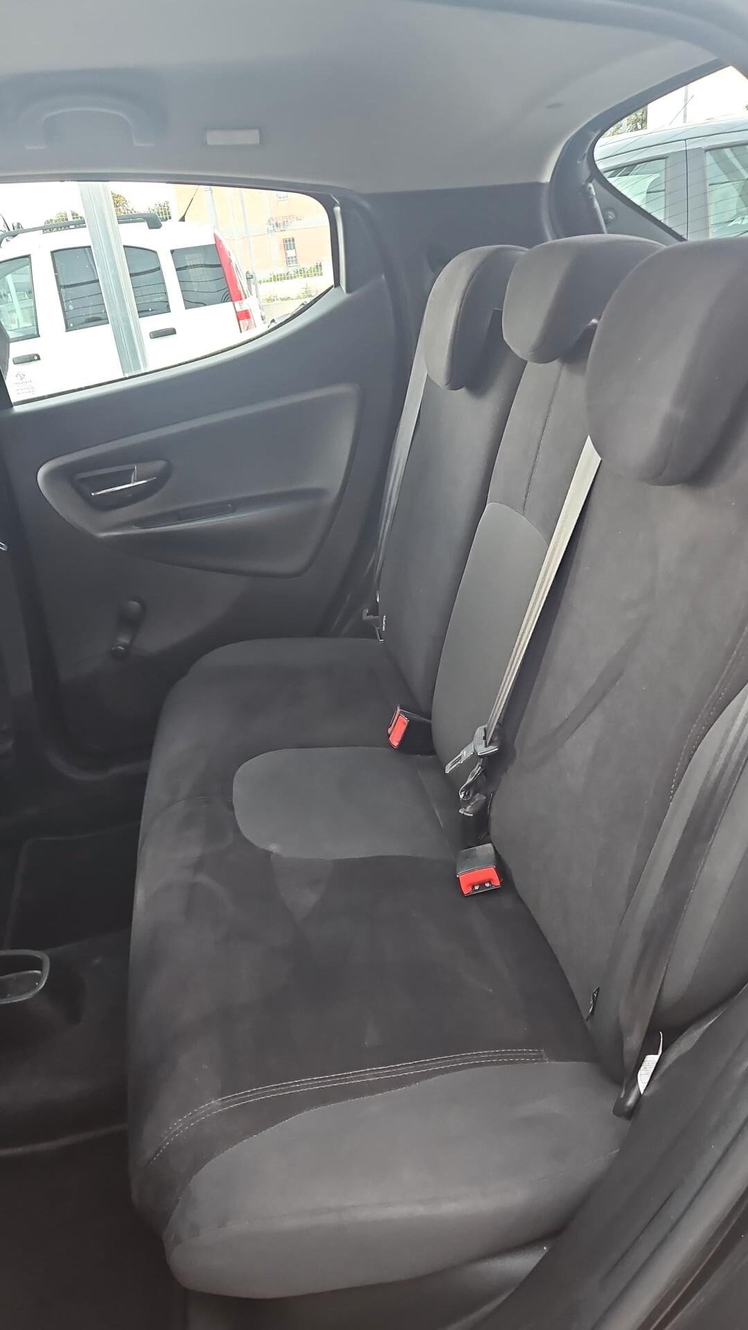 Lancia Ypsilon 1.2 69 CV 5 porte S&S Platinum