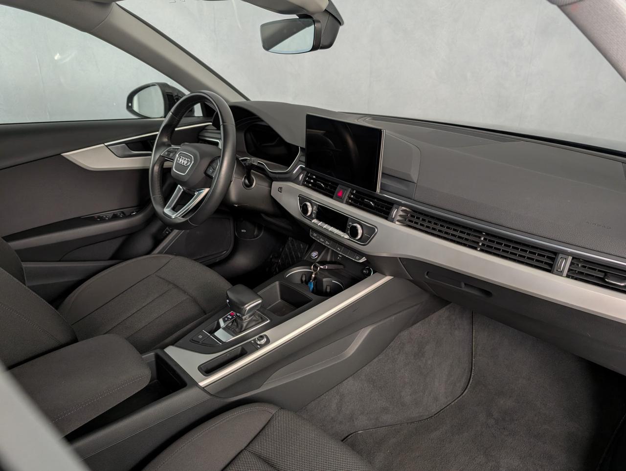 Audi a4 v 30 TDI MHEV S-tronic Business Advanced