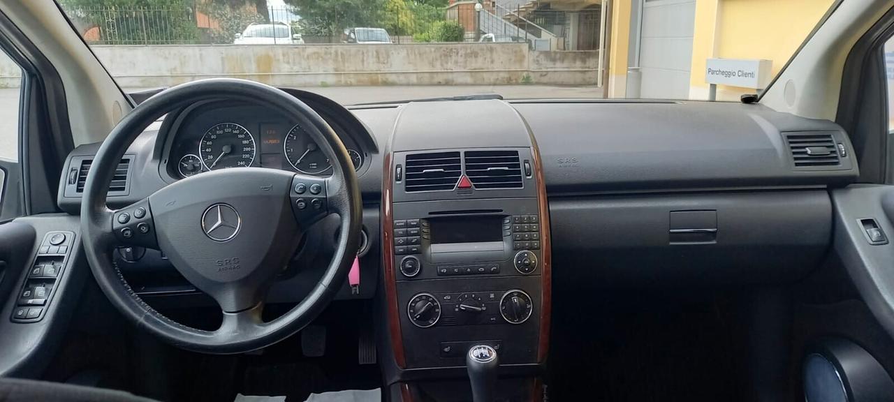Mercedes-Benz Classe A 150 All. Elegance Benzina cc. 1.5 CV. 95 Cambio Manuale 5 Porte 5 Posti Utilizzabile anche per i Neopatentati.