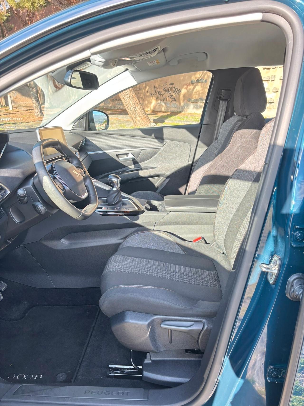 Peugeot 3008 BlueHDi 130 S&S EAT8 Active Pack