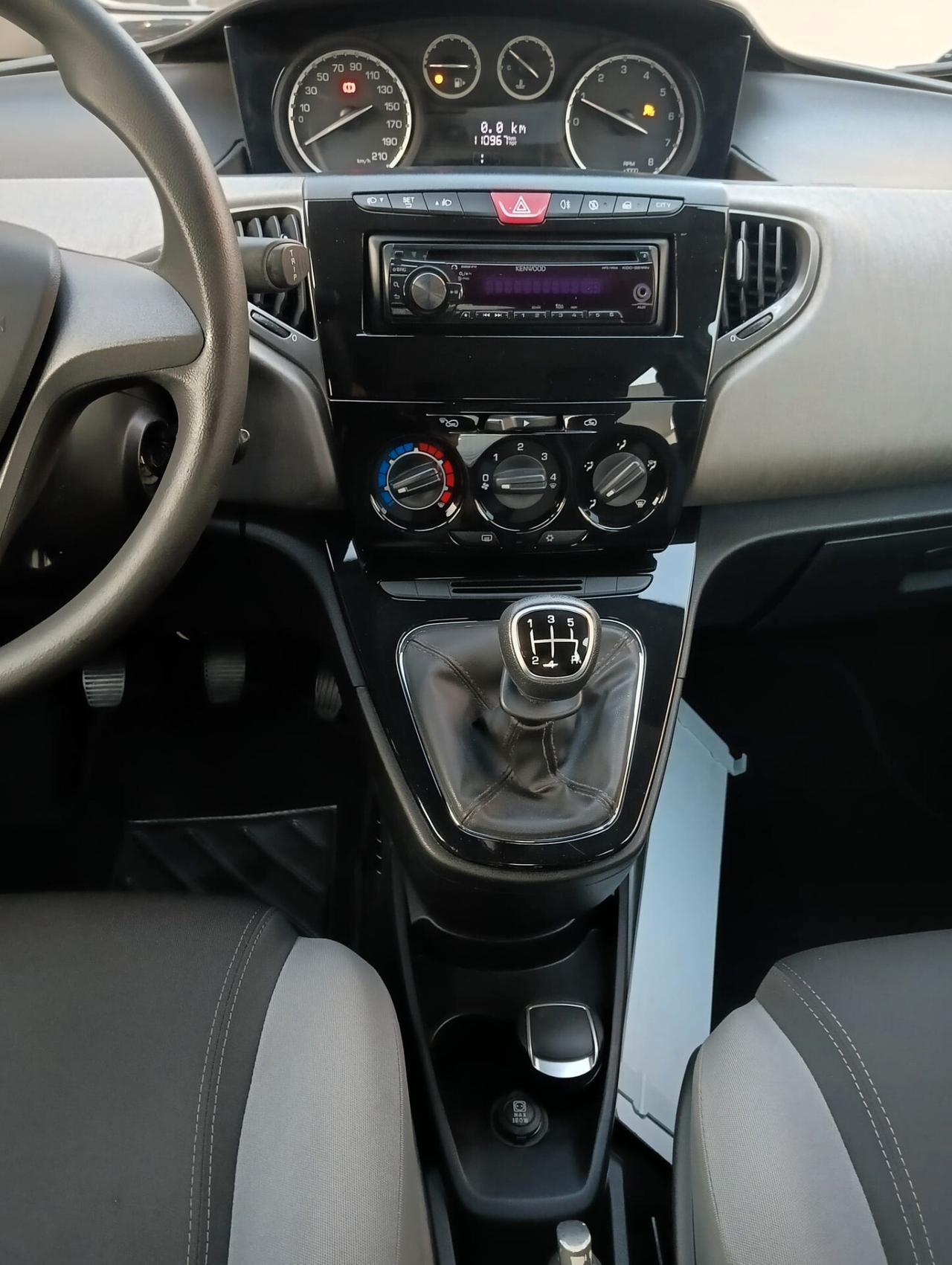 Lancia Ypsilon 1.2 69 CV 5 porte S&S Silver