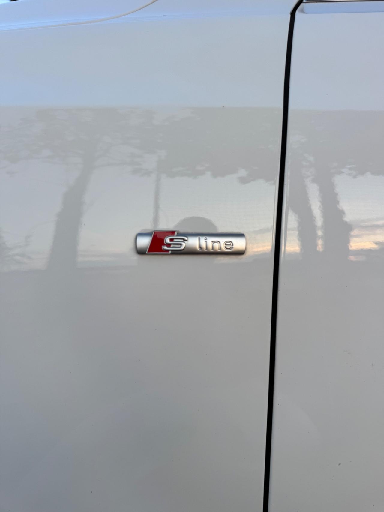 Audi Q5 2.0 TDI S-LINE