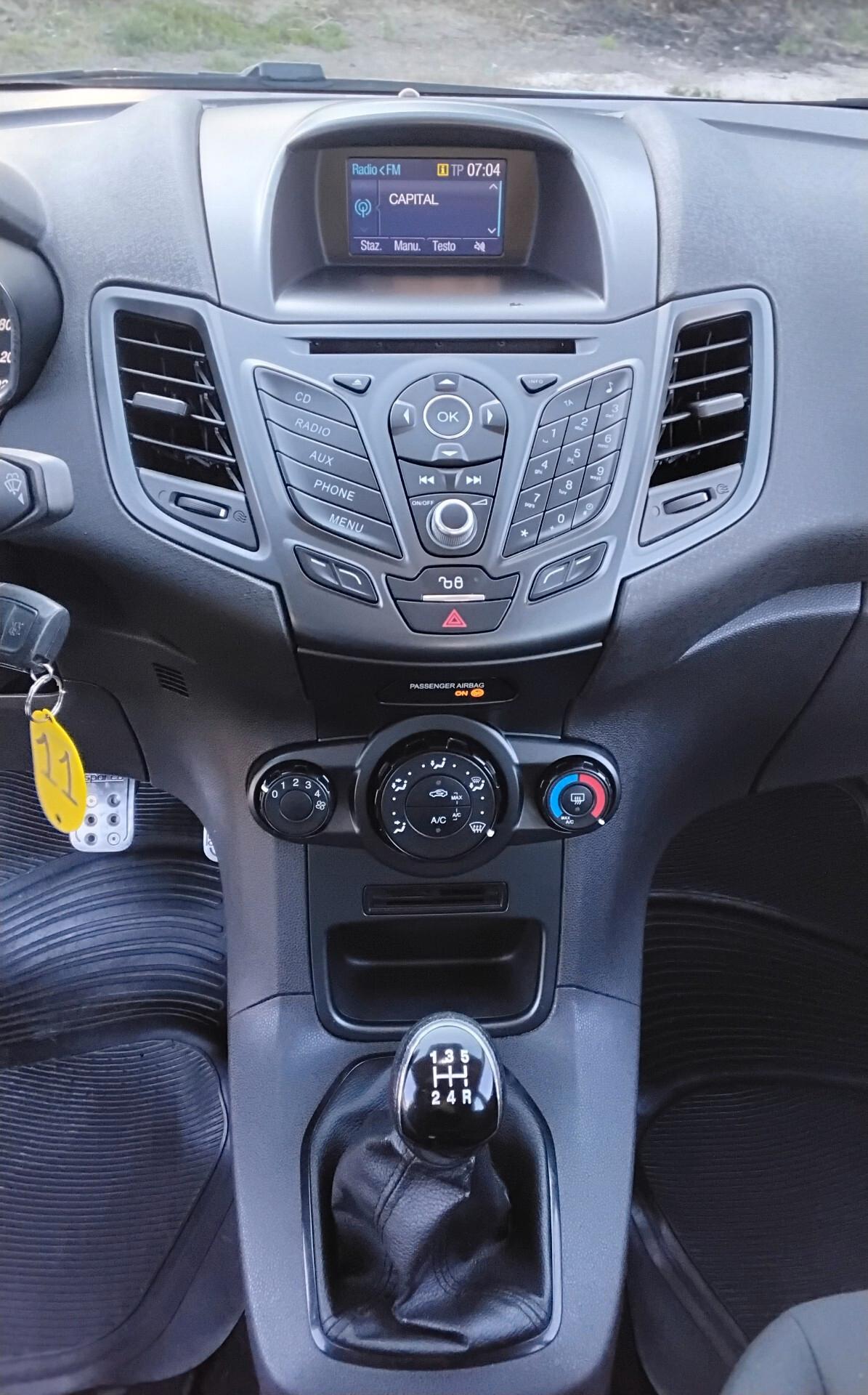 Ford Fiesta 1.5 TDCi 75CV 5 porte Titanium