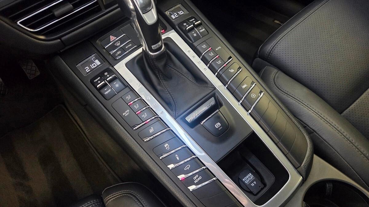 Porsche Macan 2.0 PDK 245 Cv
