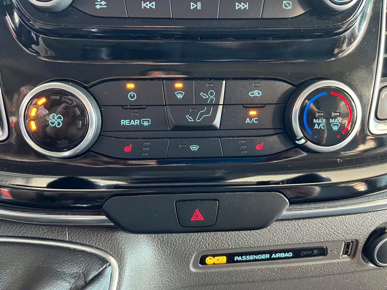 Ford Tourneo Custom Tourneo Custom 320 2.0 EcoBlue 185CV PL Titanium