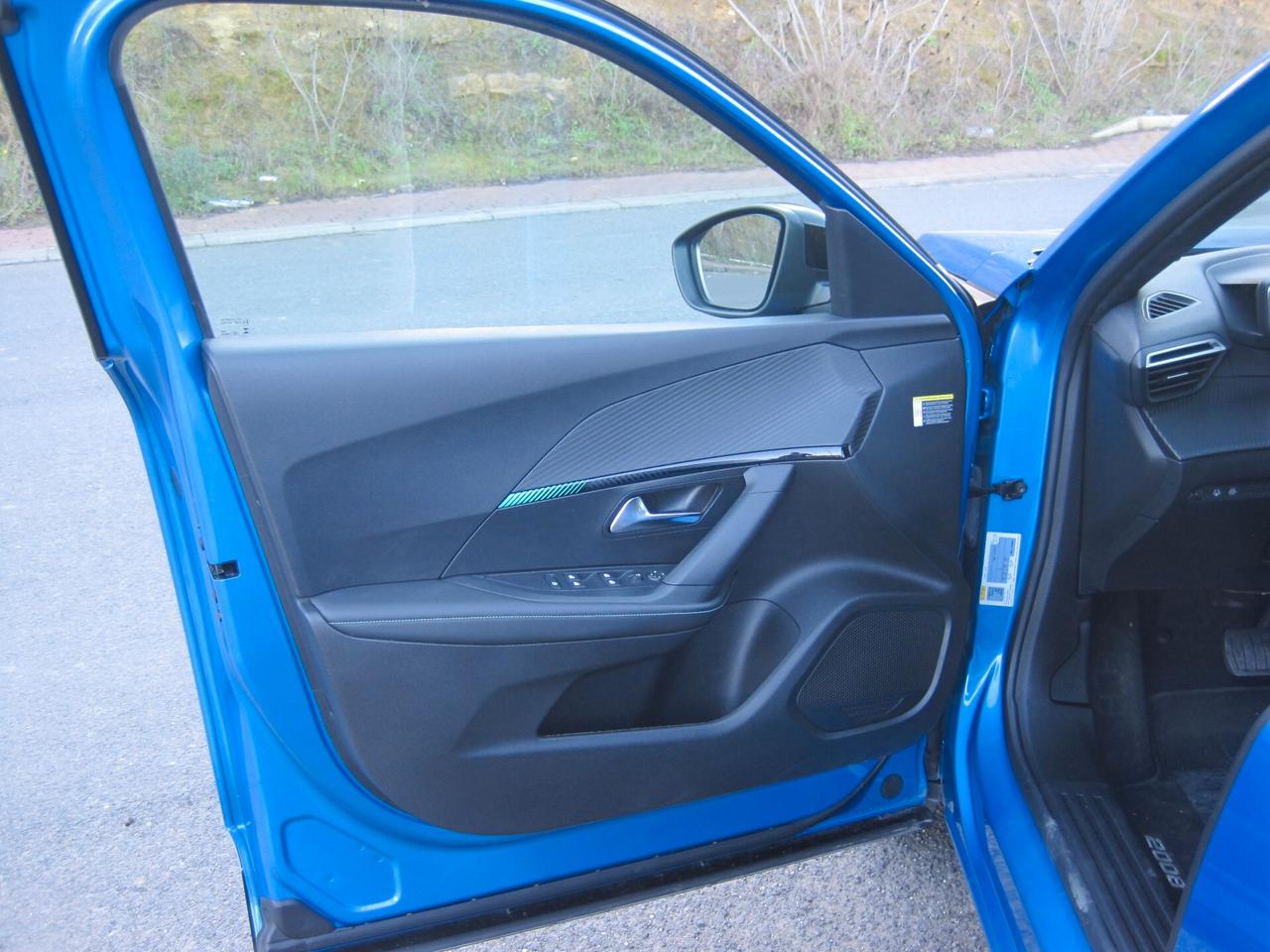 Peugeot 2008 BlueHDi 130 S&S EAT8 Allure