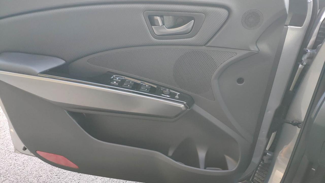 Kgm Tivoli Style 1500cc Turbo Benz 163 CV