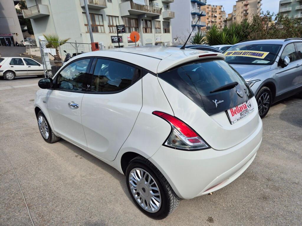 Lancia Ypsilon 1.2 69 CV 5 porte 27.000 KM