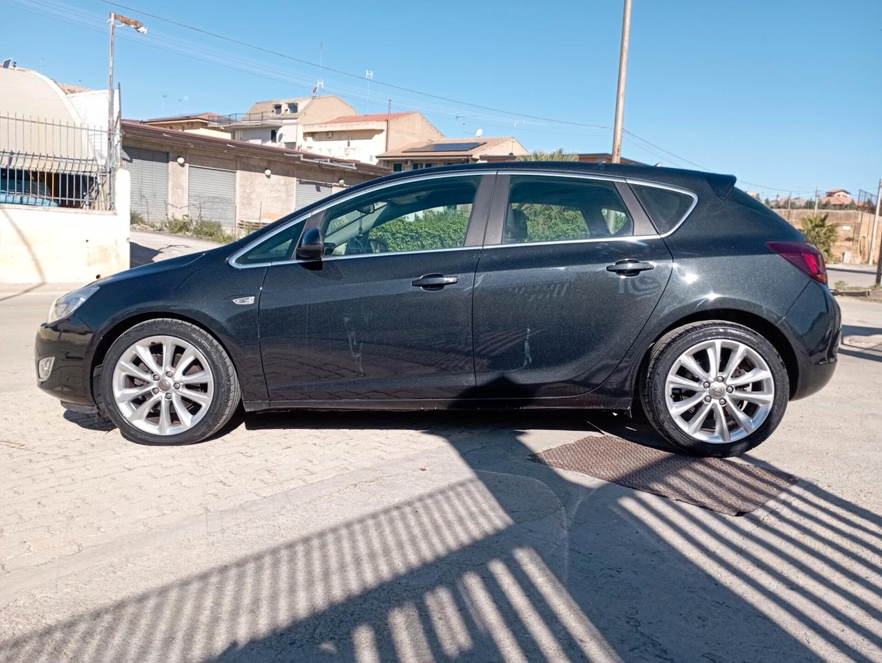 Opel Astra 1.7 CDTI 110CV 5 porte Cosmo NAVI R18