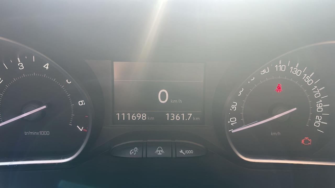 Peugeot 208 1.2 VTi 82 CV 5 porte Allure