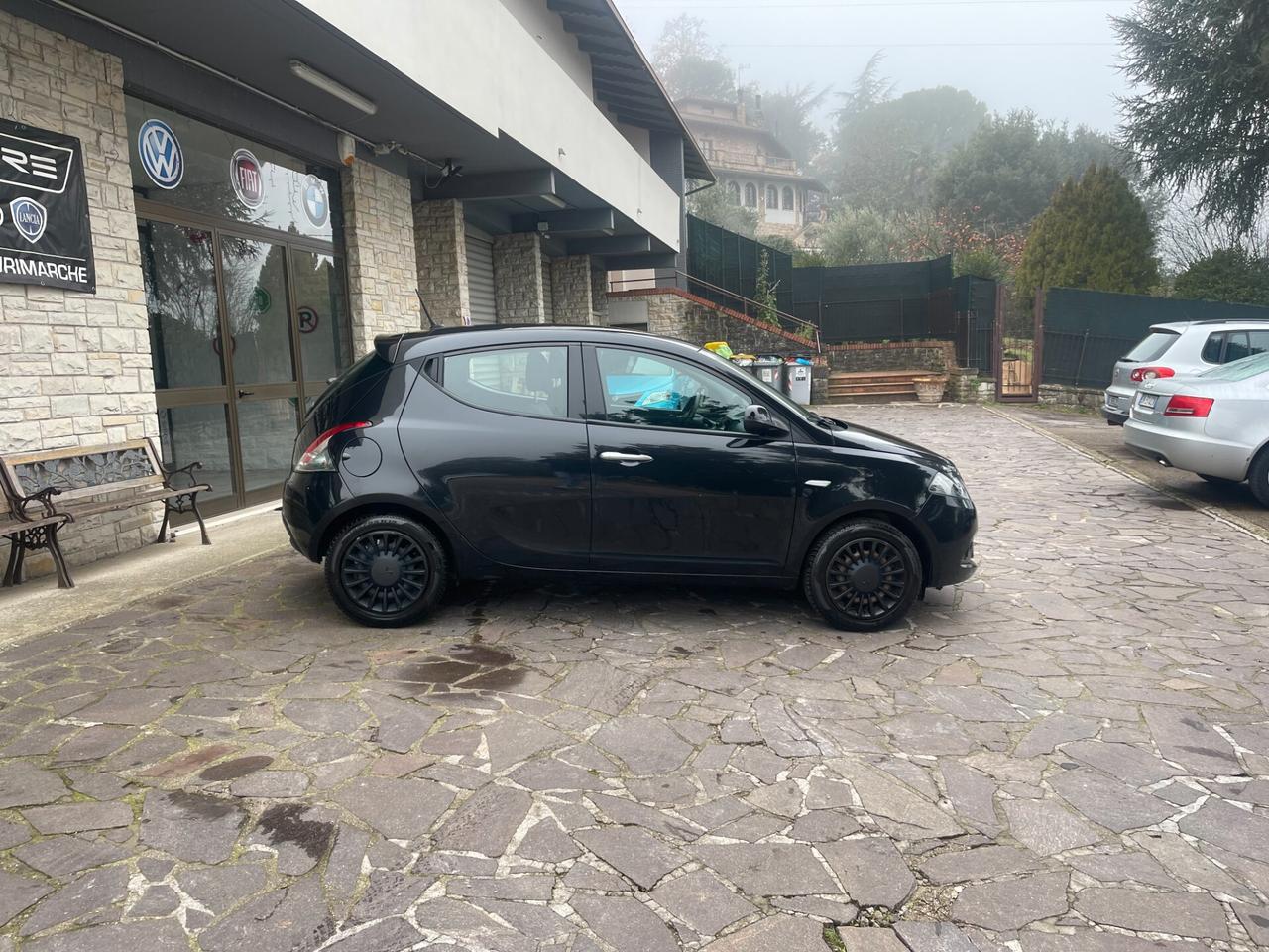 Lancia Ypsilon 1.0 FireFly 5 porte S&S Hybrid Ecochic Gold NEO PATENTATI