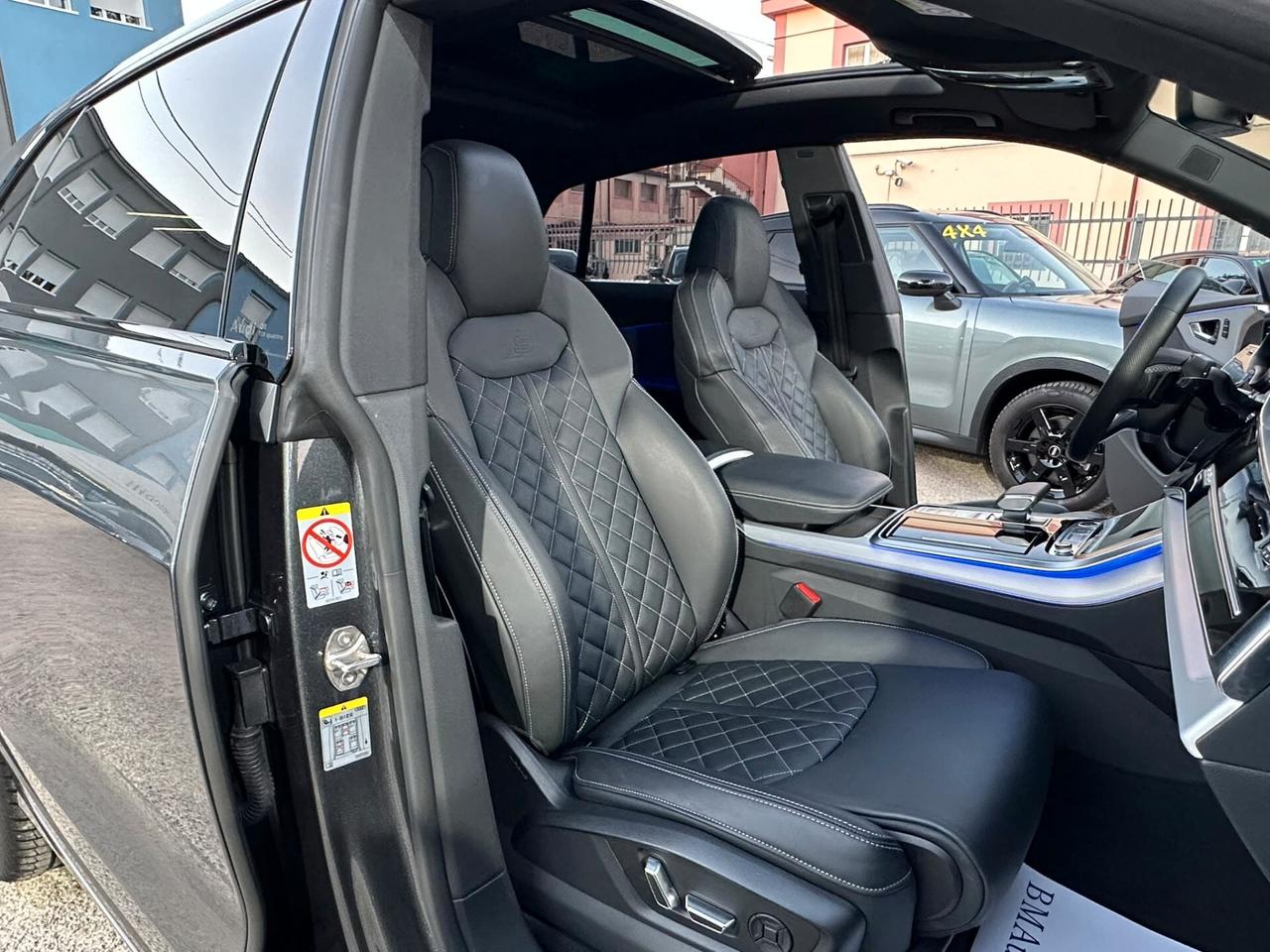 AUDI Q8 S-LINE QUATTRO 50TDI 286CV - IVA - 4X4 - PANO - LASER - C22" - BANG OLUFSEN