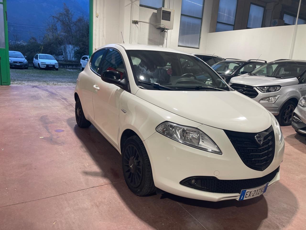 Lancia Ypsilon 1.2 69 CV 5 porte ELLE
