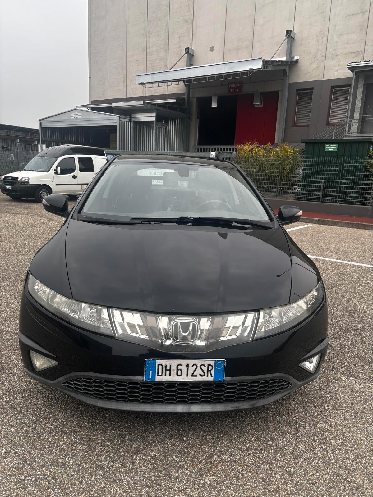 Honda Civic 1.8 i-VTEC 5p. Exec. LH i-P i-Sh AUTOMATICA