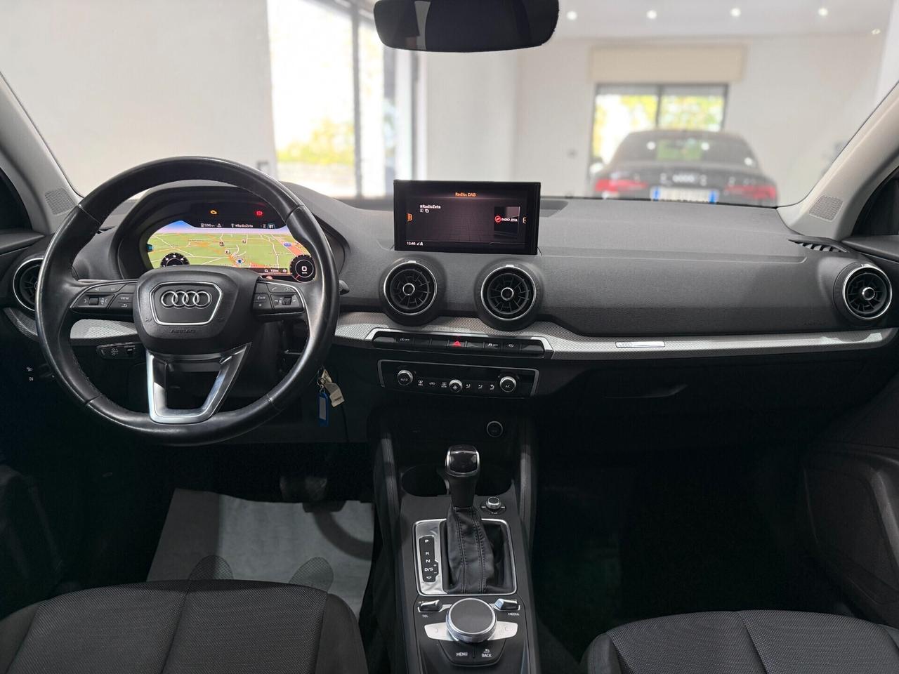 Audi Q2 30 TDI S tronic Identity Black