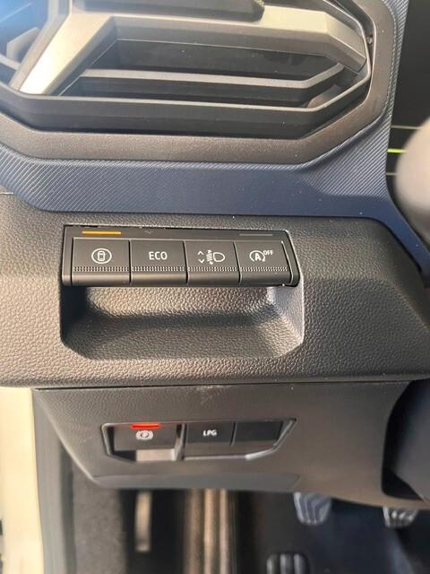 Dacia Duster Eco-G 100 CV Journey CERHI DA 18 - VETRI OSCURATI POSTERIORI
