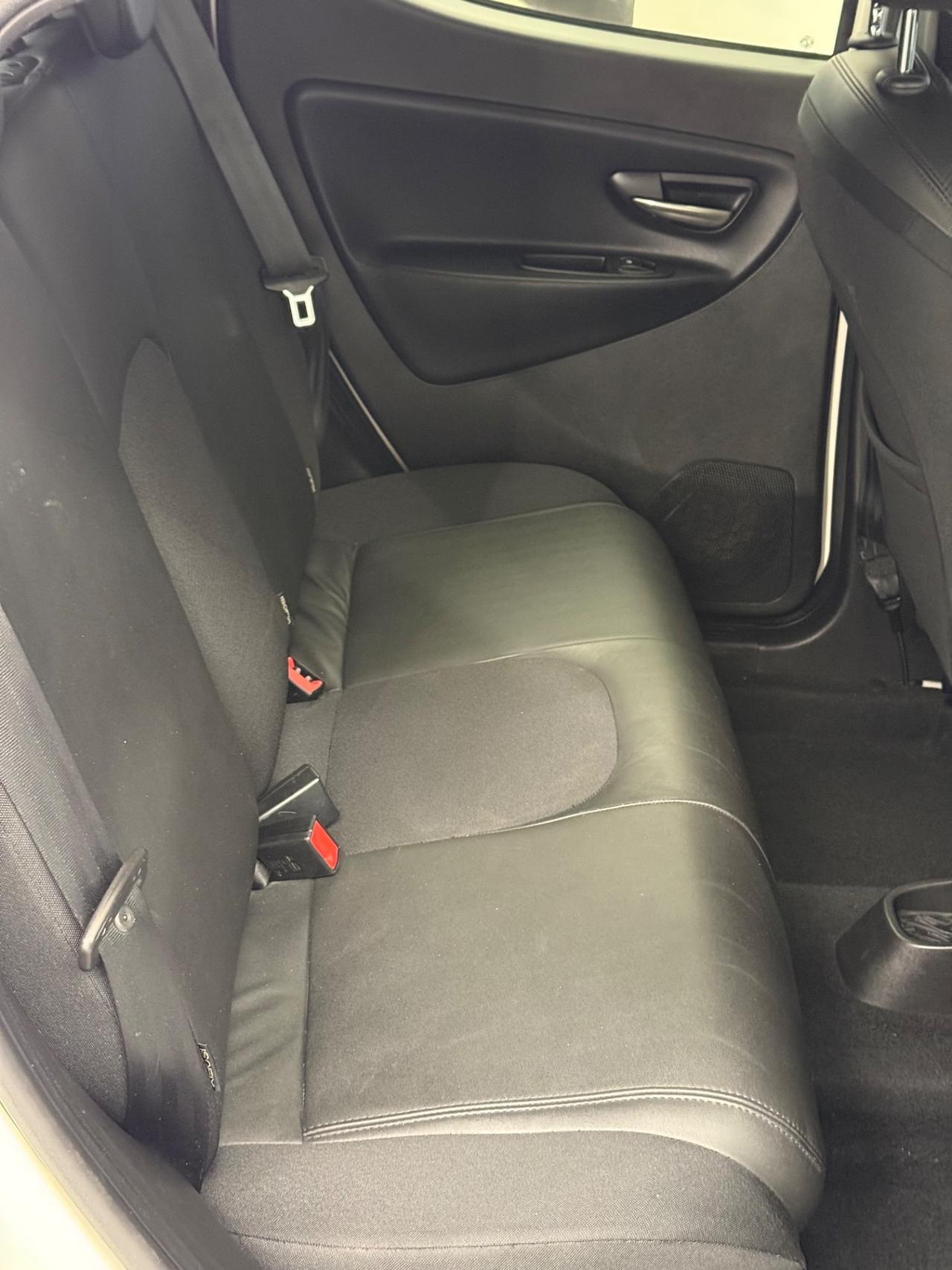 Lancia Ypsilon 1.2 69 CV 5 porte GPL Ecochic Platinum