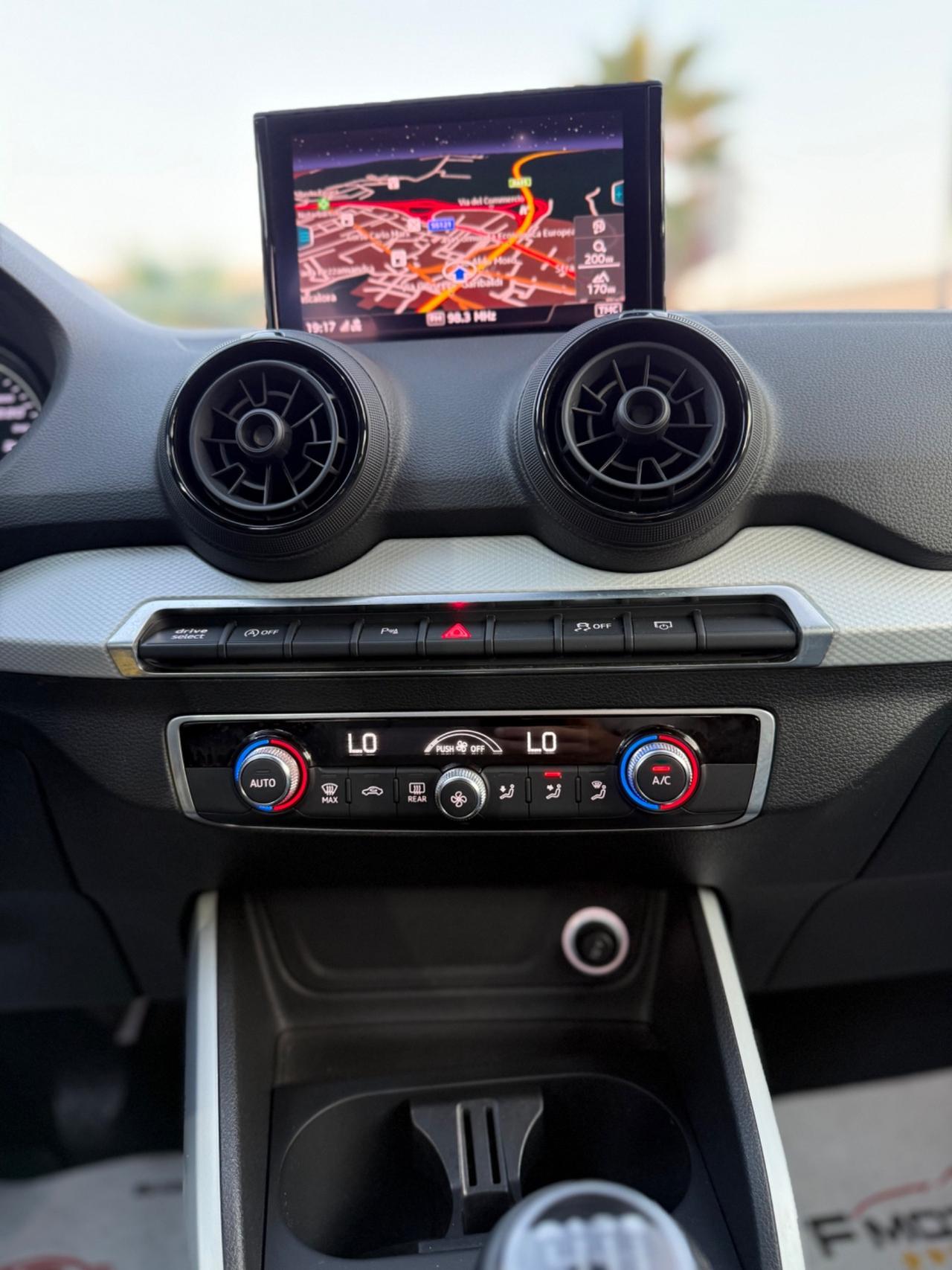 Audi Q2 1.6 TDI Design UNICO PROP - 2017