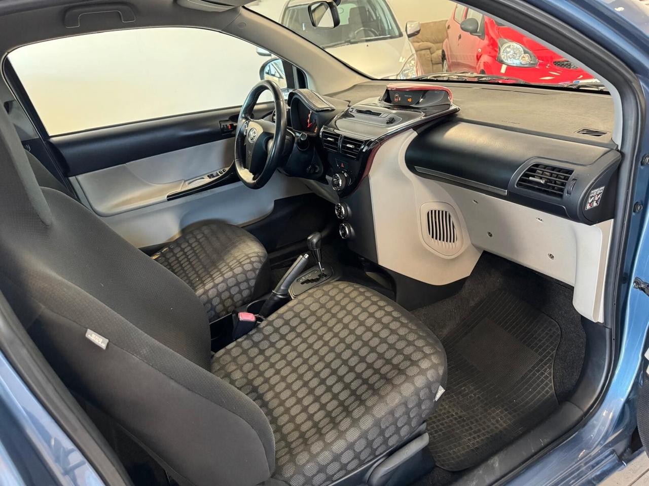 Toyota iQ 1.0 BENZ 68CV AUTOMATICA 2011