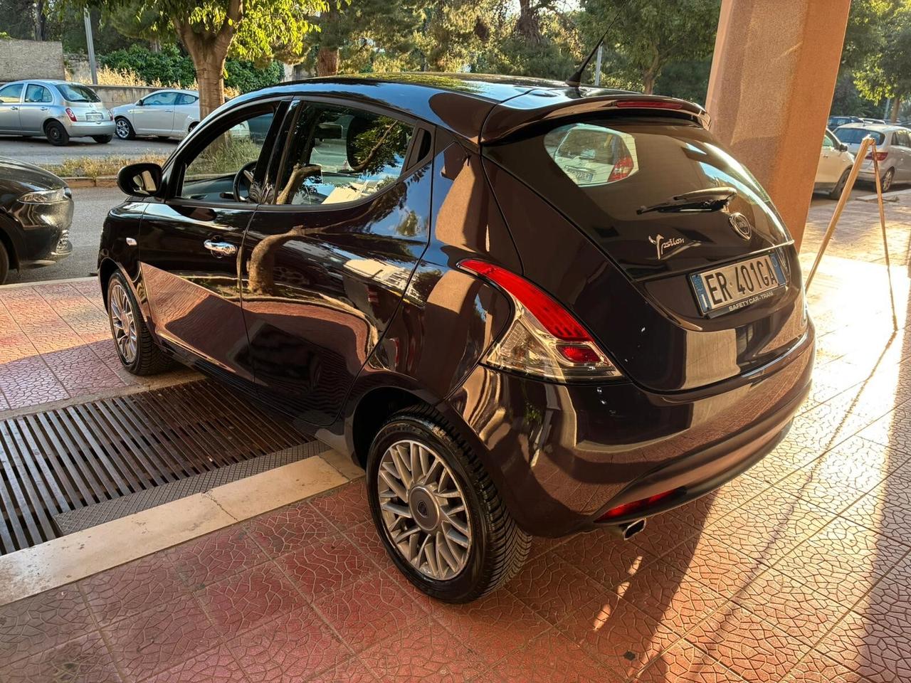 Lancia Ypsilon 1.3MJT 95CV 5p garantita-13