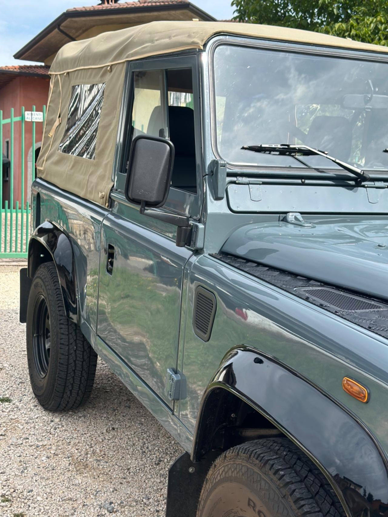 Land Rover DEFENDER 90 2.5 TD300 EX UN SOFT-TOP
