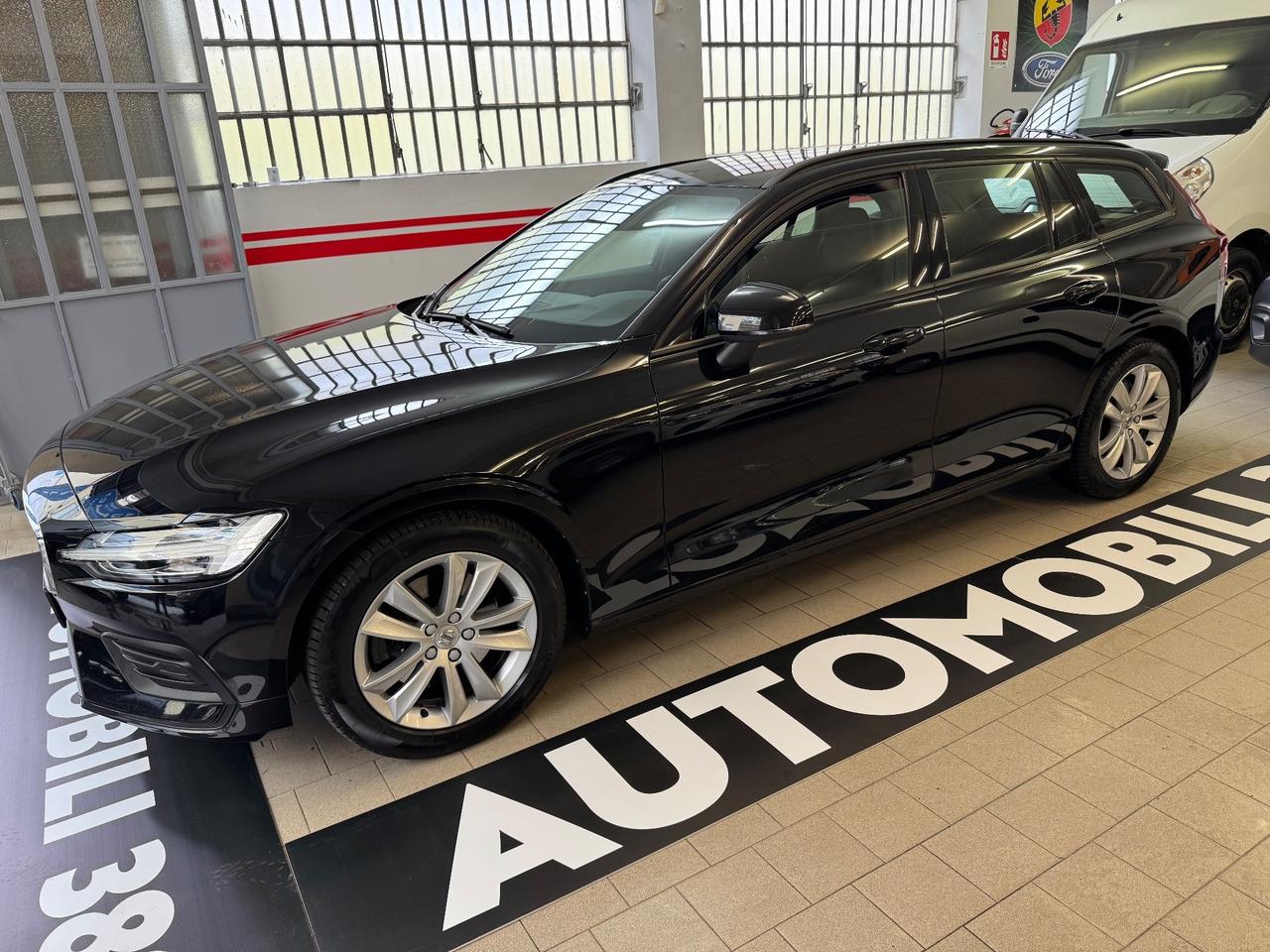 Volvo V60 B4 (d) Geartronic Momentum Business