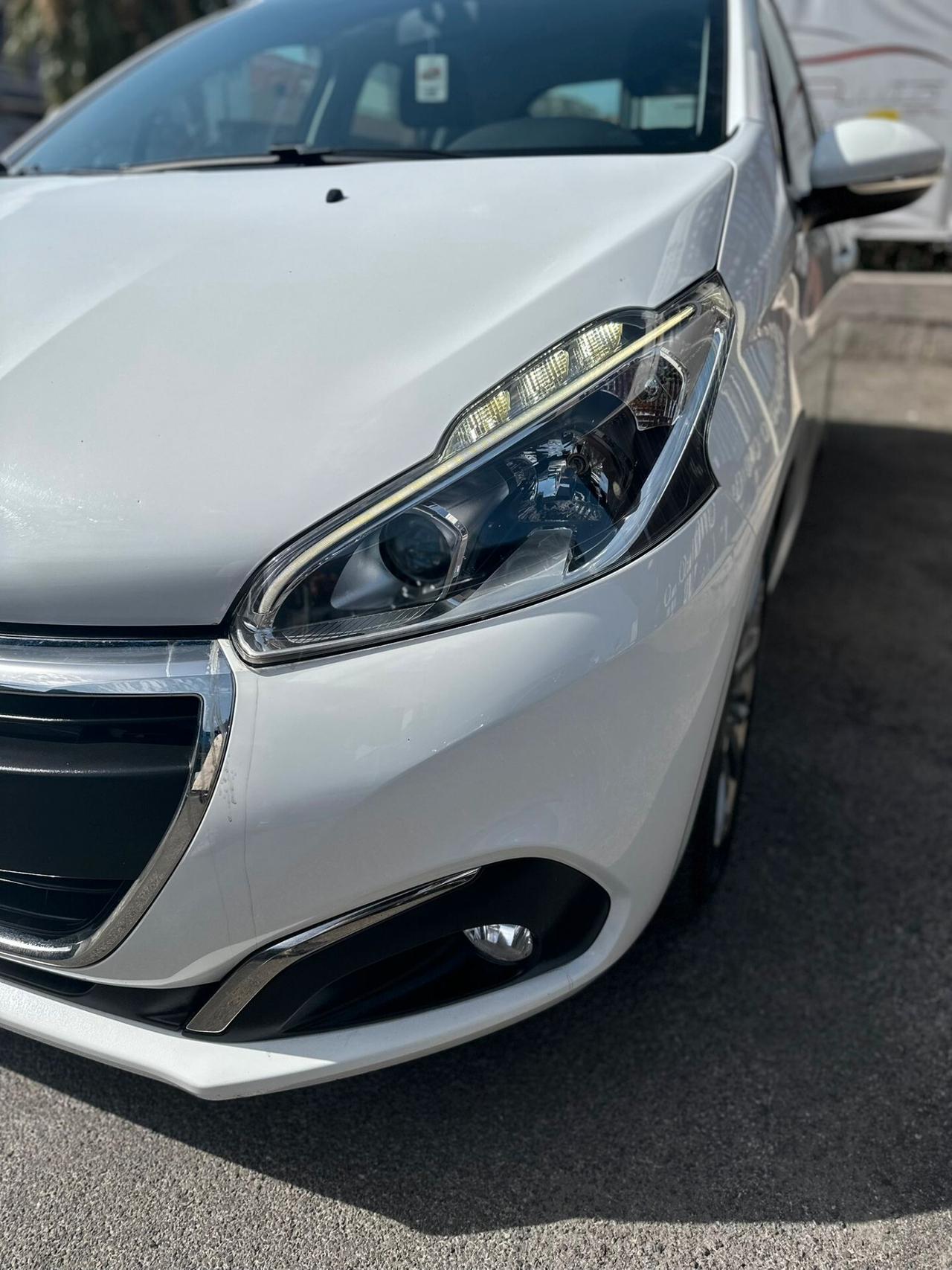Peugeot 208 PureTech 82 5p. GPL Allure
