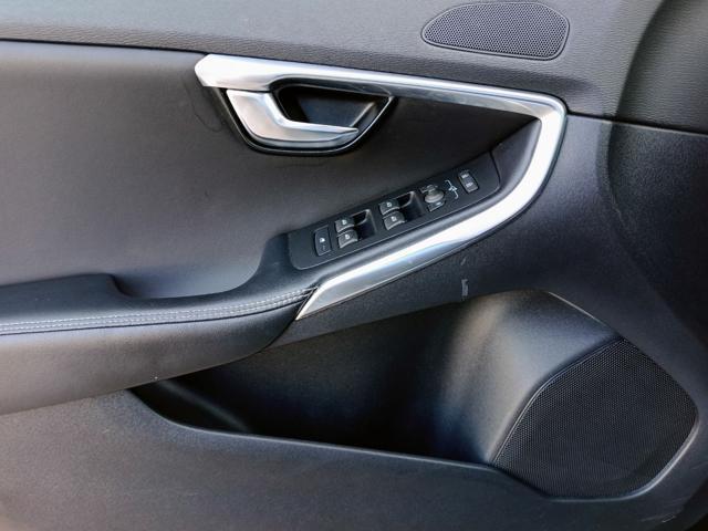 VOLVO V40 D2 Geartronic R-design