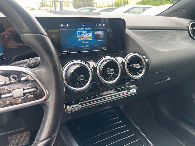 MERCEDES-BENZ GLA 200 d Automatic Sport