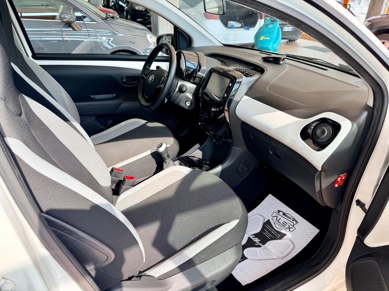 Toyota Aygo 1.000 benzina 69cv Neopatentati