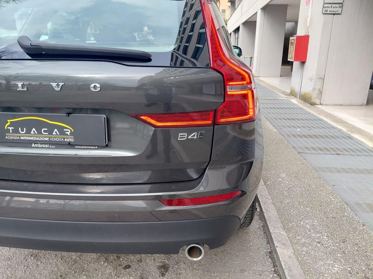 Volvo XC 60 Momentum Pro 2.0 B4 MHEV #10050