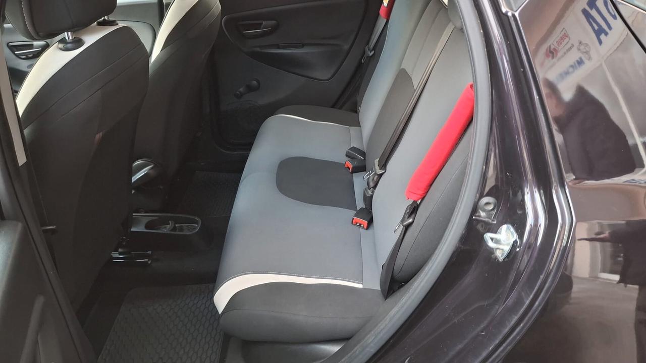 Lancia Ypsilon 1.3 MJT 16V 95 CV 5 porte S&S Elefantino