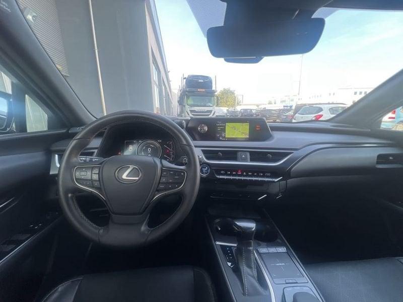 Lexus UX 250H 2.0 LUXURY 2WD CVT