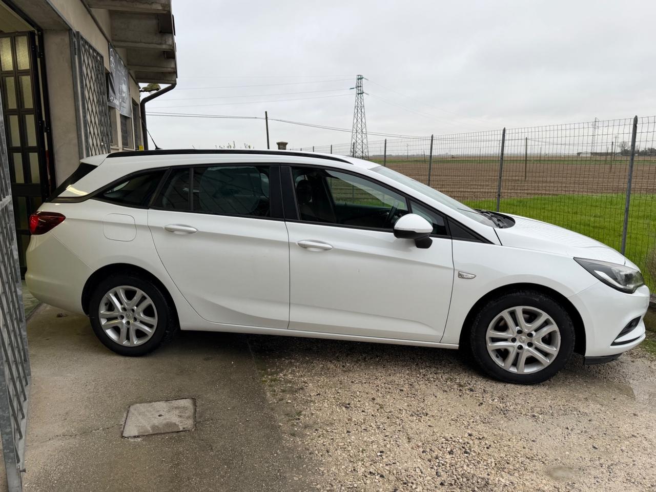 Opel Astra 1.6 CDTi 110CV Start&Stop Sports Tourer Business