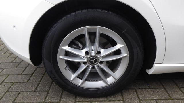 MERCEDES-BENZ A 180 d Automatic Business