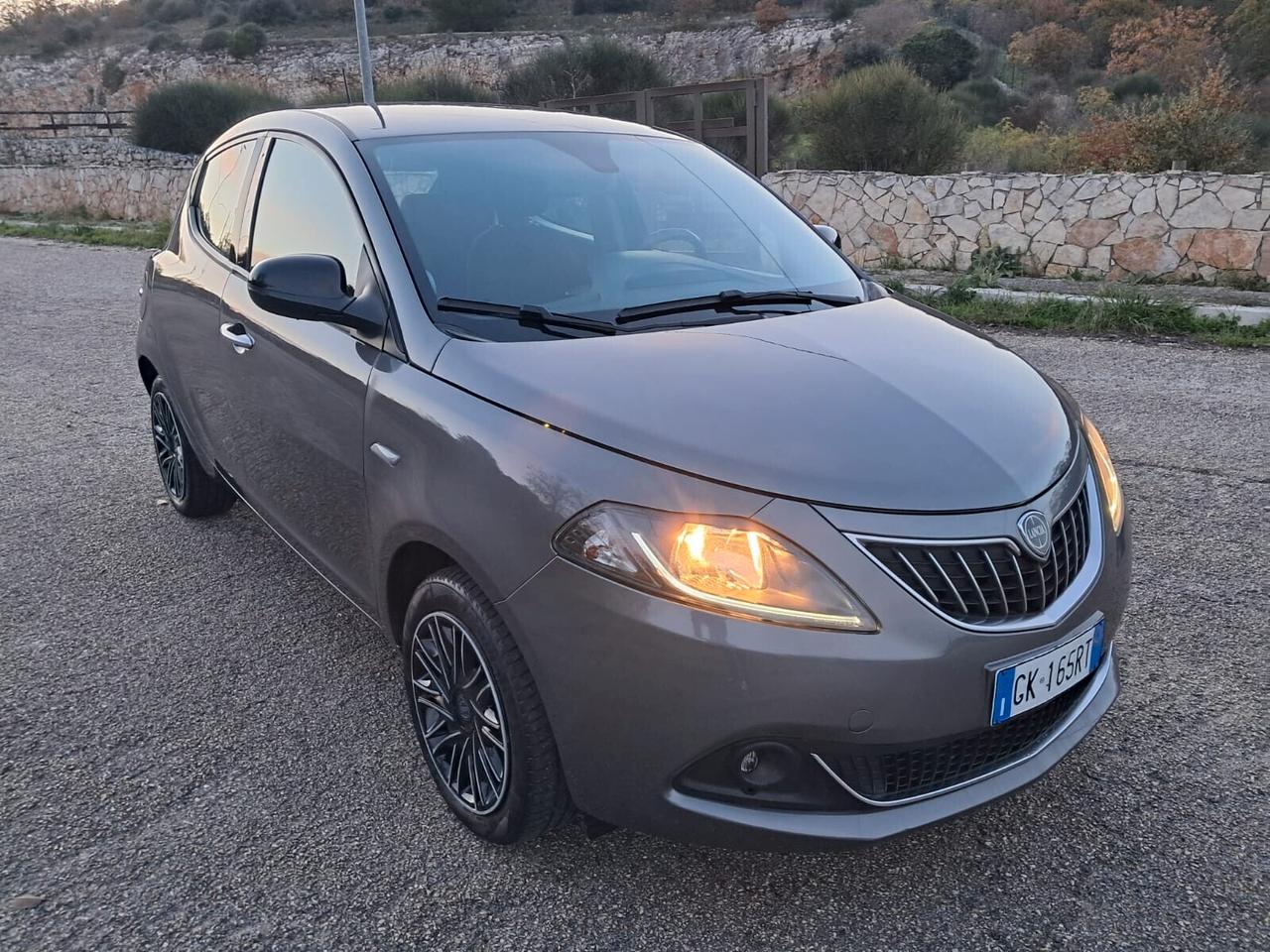Lancia Ypsilon 1.0 FireFly 5 porte S&S Hybrid Ecochic Gold