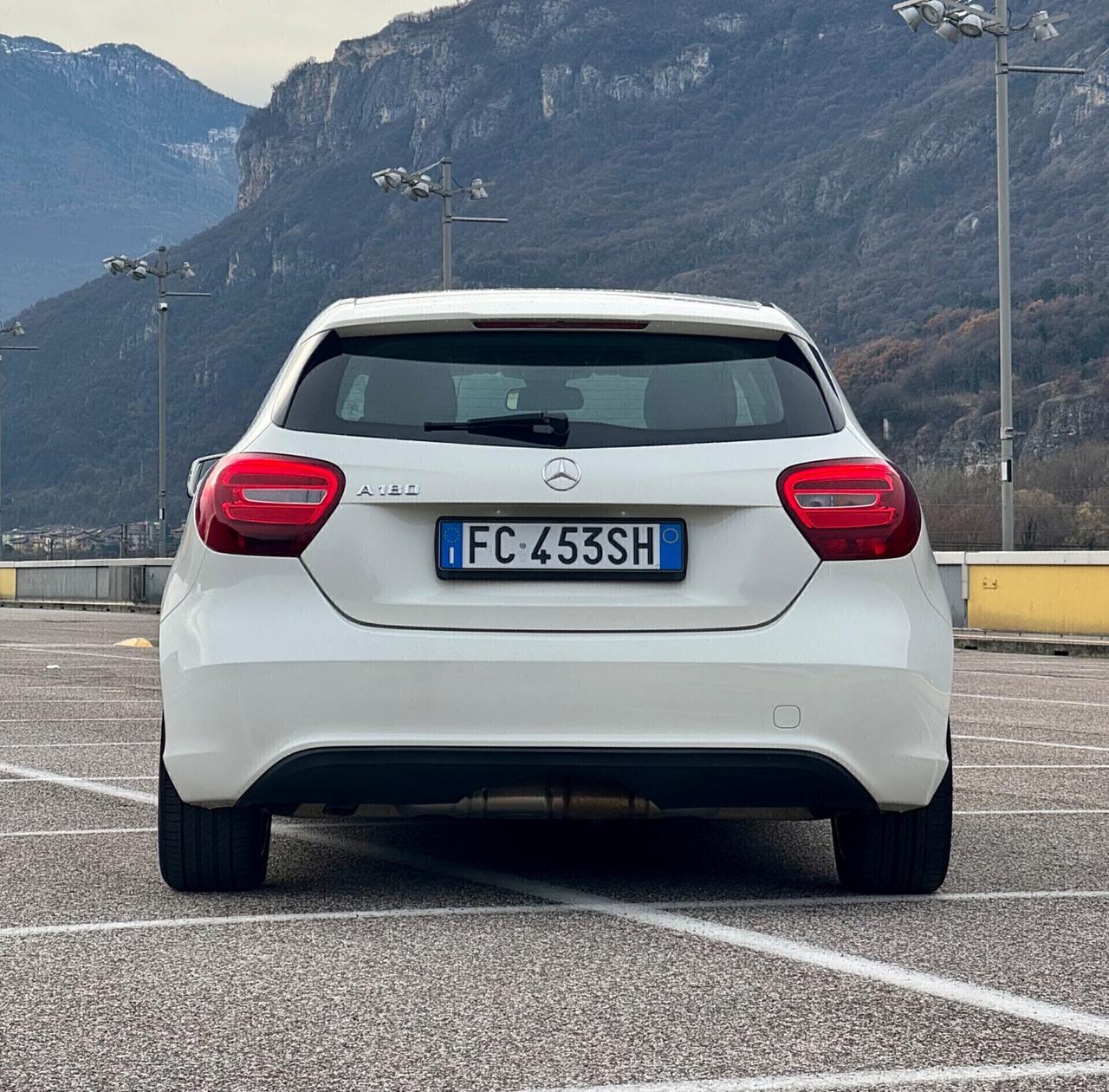 Mercedes-benz A 180 Premium SOLO 84.000km