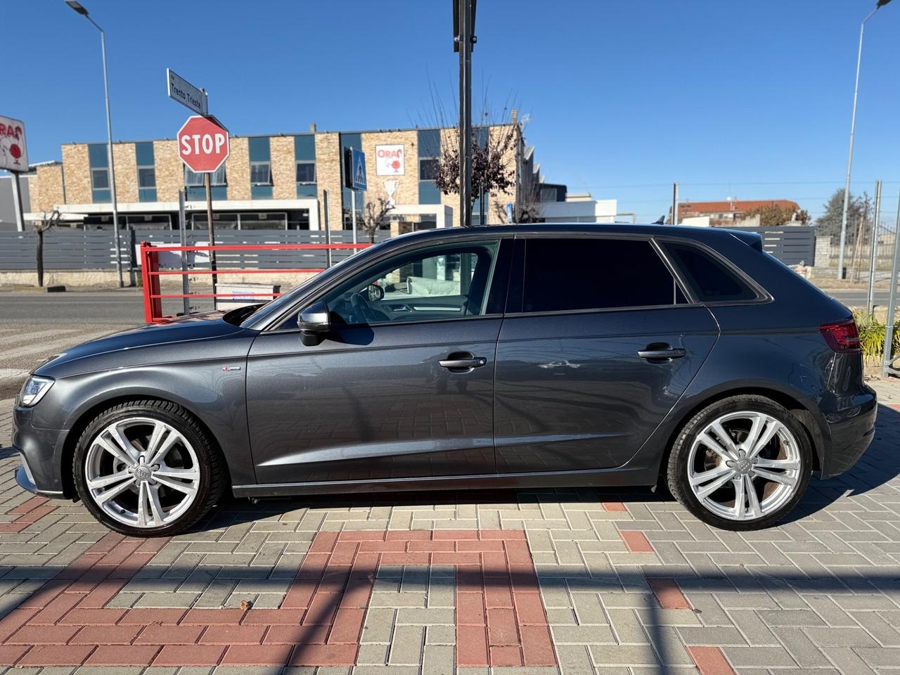 Audi A3 SPB 1.6 TDI 116 CV S-LINE -NAVI-