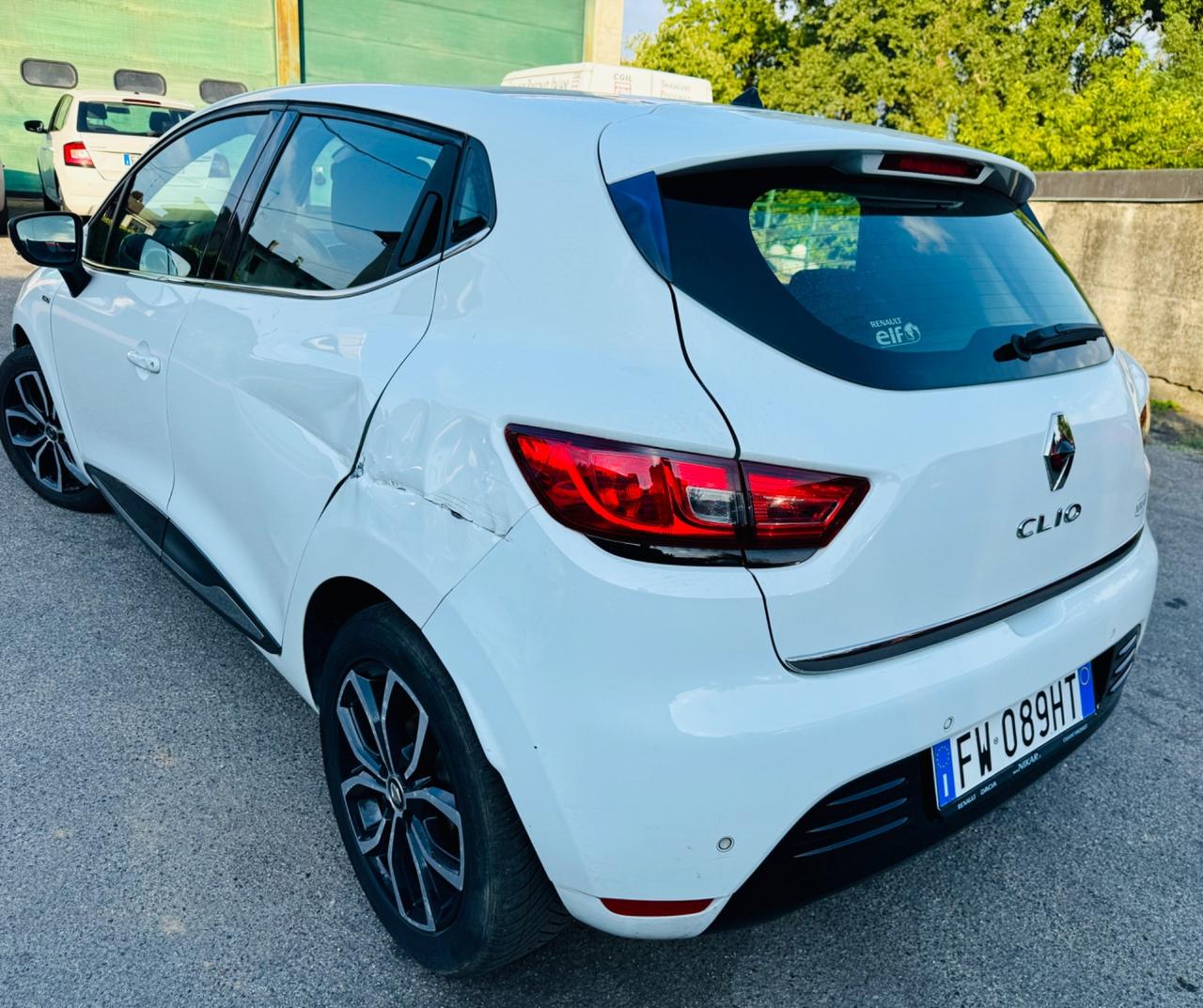 Renault Clio dCi 8V 75 CV 5 porte Moschino Intens N1 Autocarro
