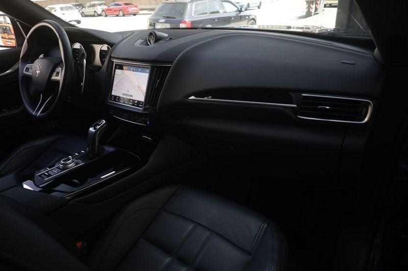 Maserati Levante Maserati Levante 3.0 V6 350cv GranLusso Q4 auto 257KW ANNO 2021