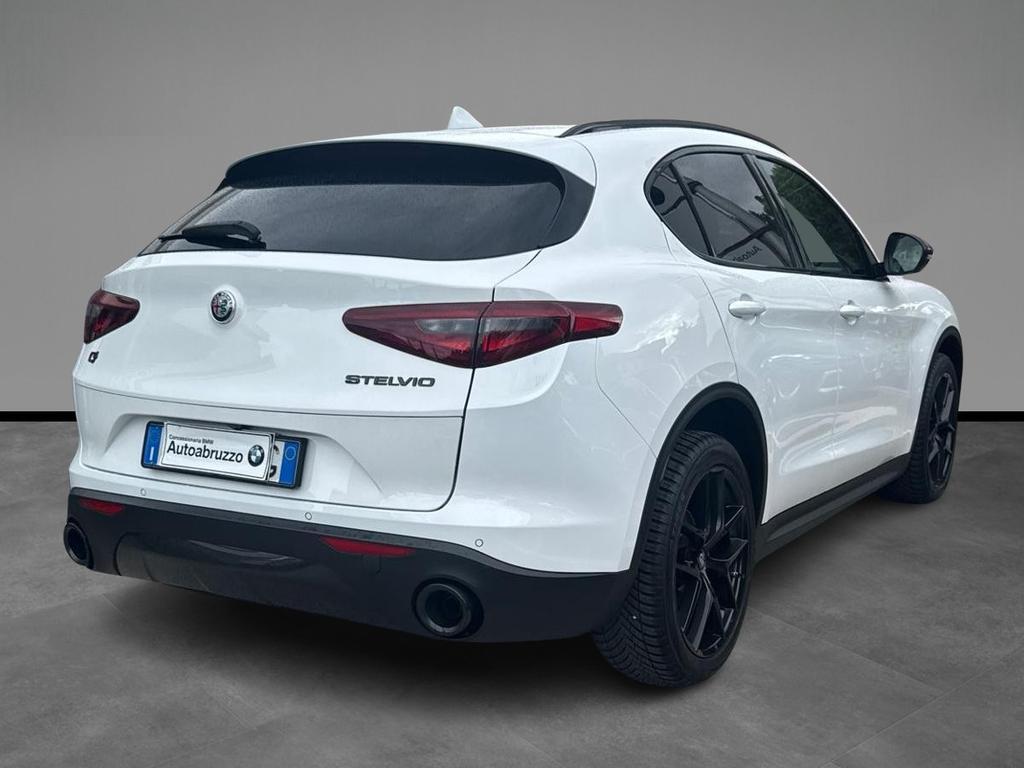 Alfa Romeo Stelvio 2.2 Turbo B-Tech Q4 Auto