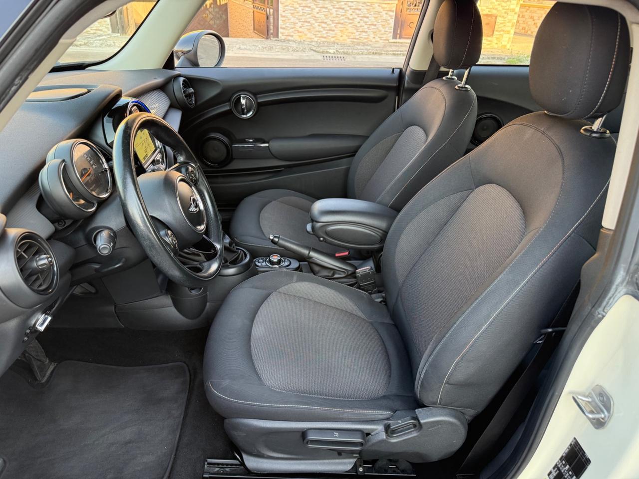 Mini 1.5 Cooper D Business XL