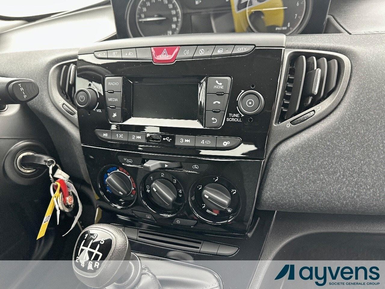 Lancia Ypsilon 1.0 Hybrid *2021* NOLEGGIO LUNGO TERMINE