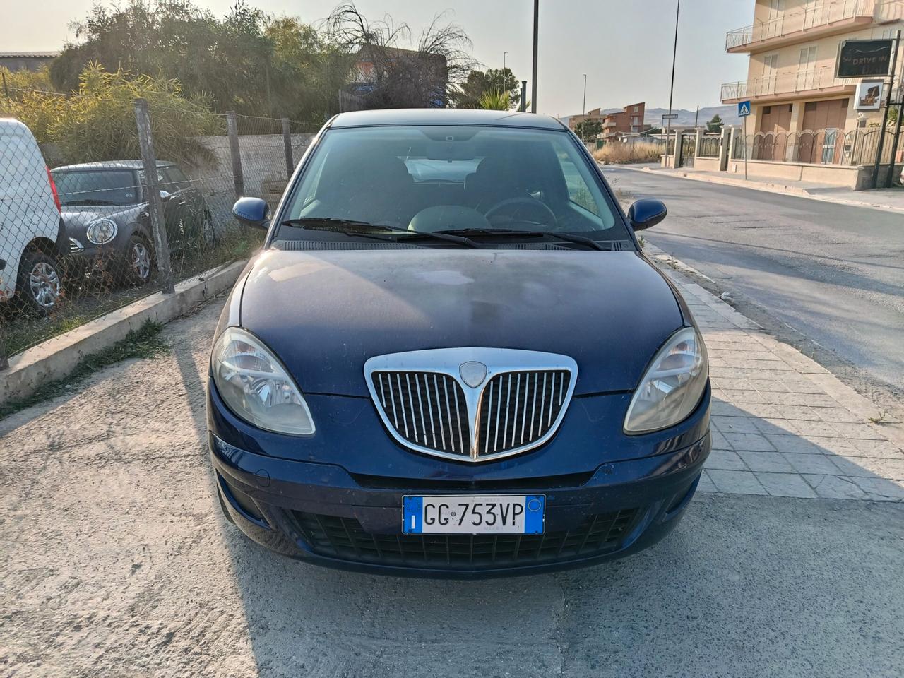 Lancia Ypsilon 1.3 MJT 75 CV Argento